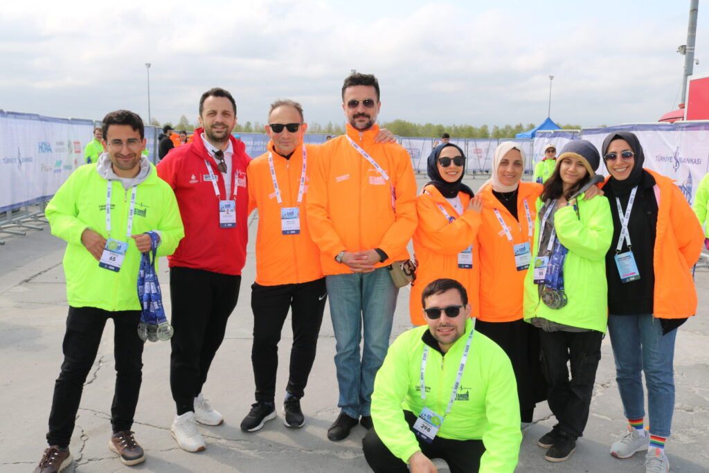 ALİİİİ LİDERLER