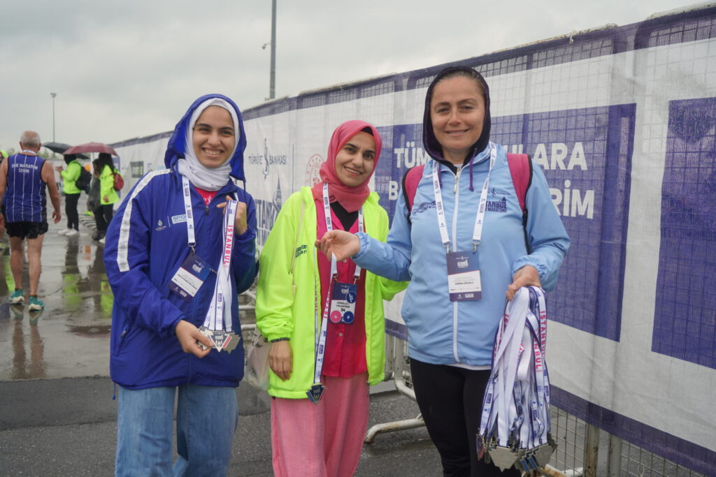 ESMA HABASH VE EMİNE OĞURLU