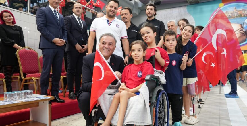 3AralikDunyaEngellilerGunu_YuzmeEtkinligi_Fotograflar_DunyaEngellilerGunuYuzmeEtkinligi (9)
